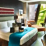 Thewit Chicago, A Hilton Hotel