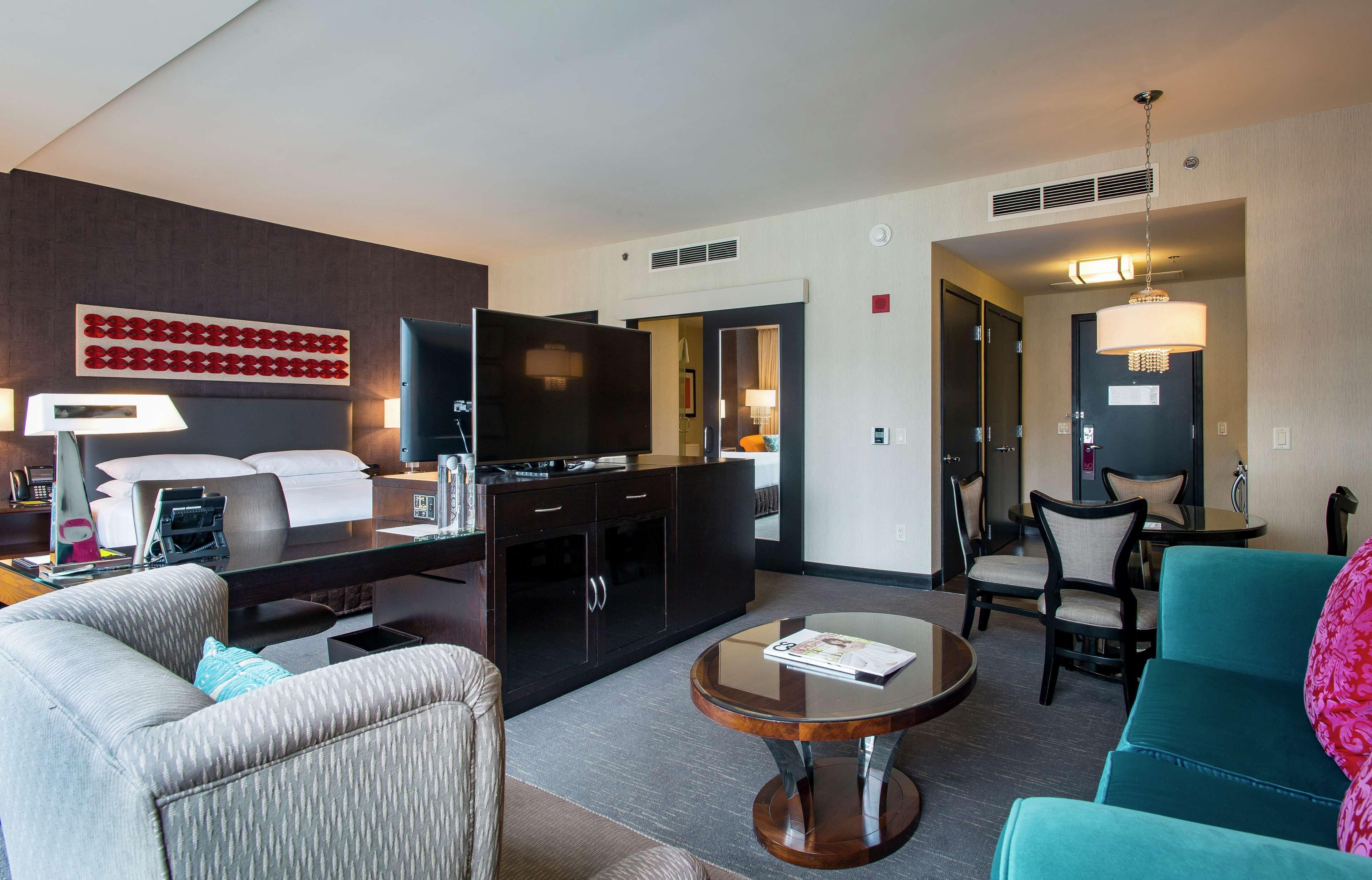 Hotel Thewit Chicago, A Hilton 4*
