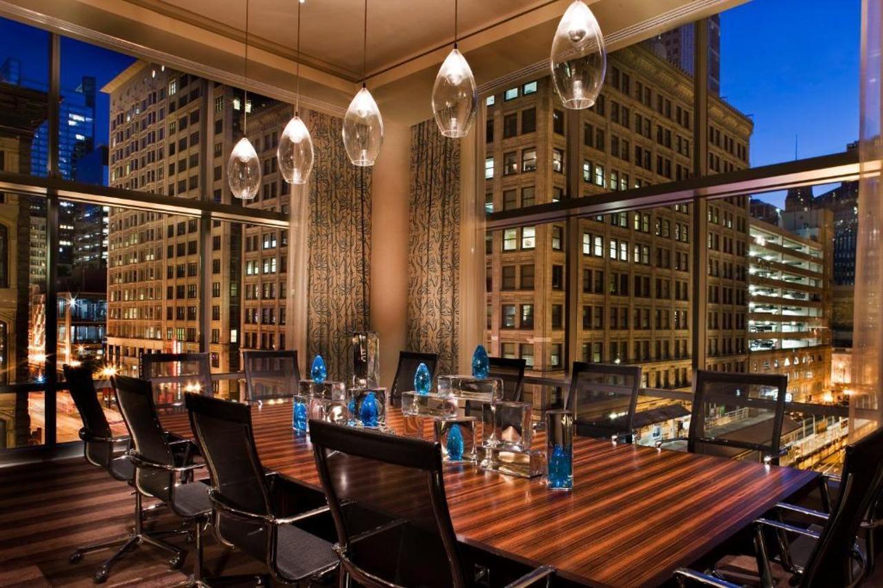 Hotel Thewit Chicago, A Hilton 4*