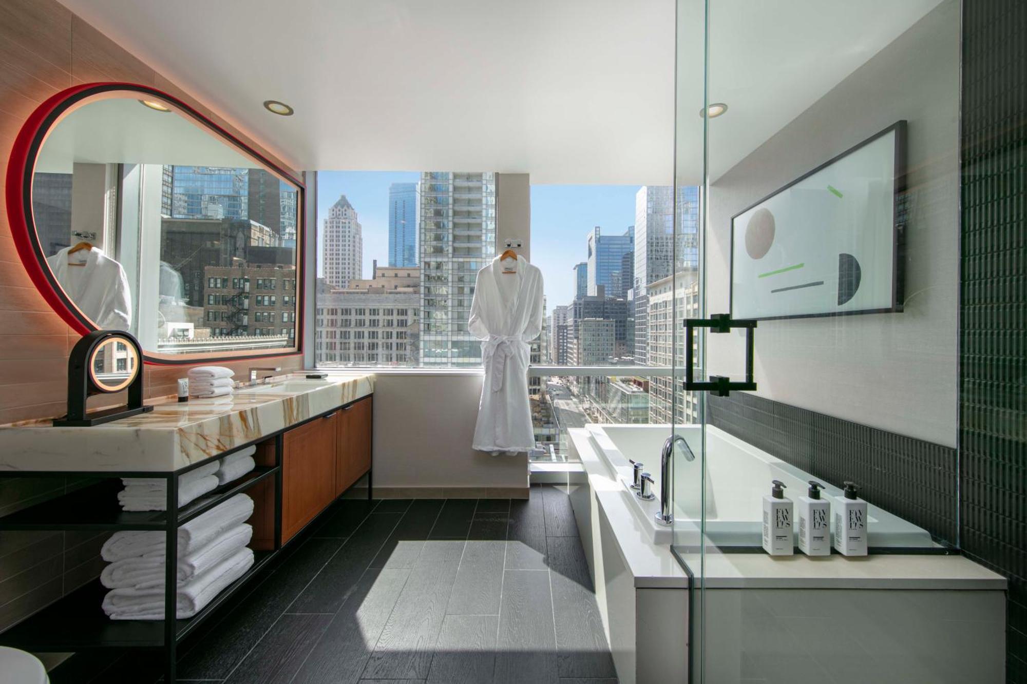 Thewit Chicago, A Hilton Hotel