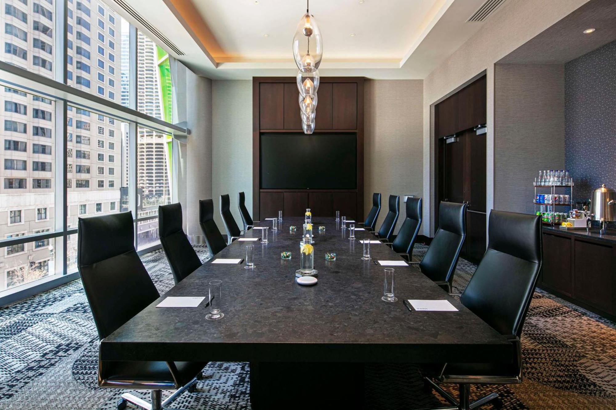 Thewit Chicago, A Hilton Hotel 4*