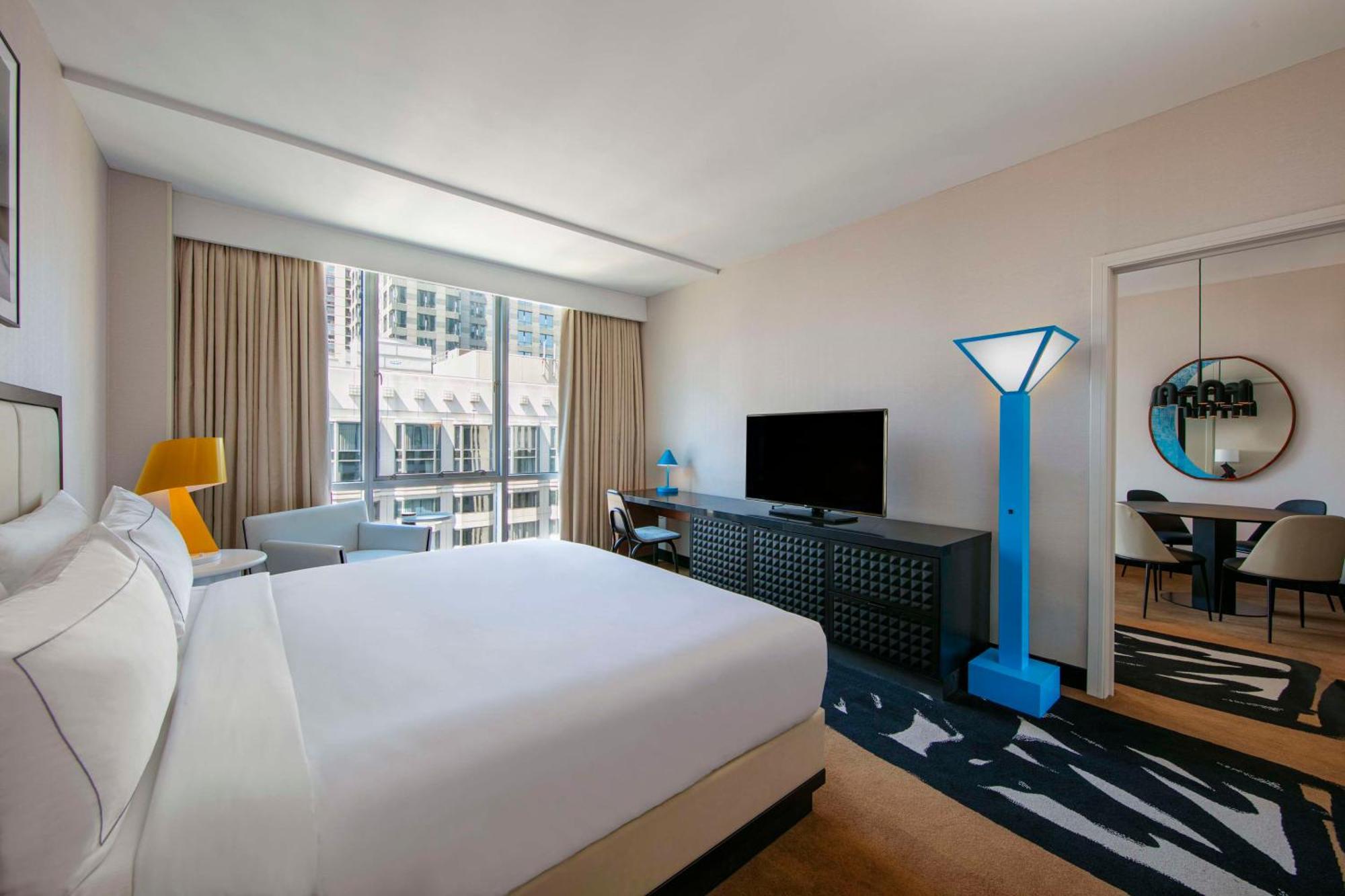 Thewit Chicago, A Hilton 4* Chicago