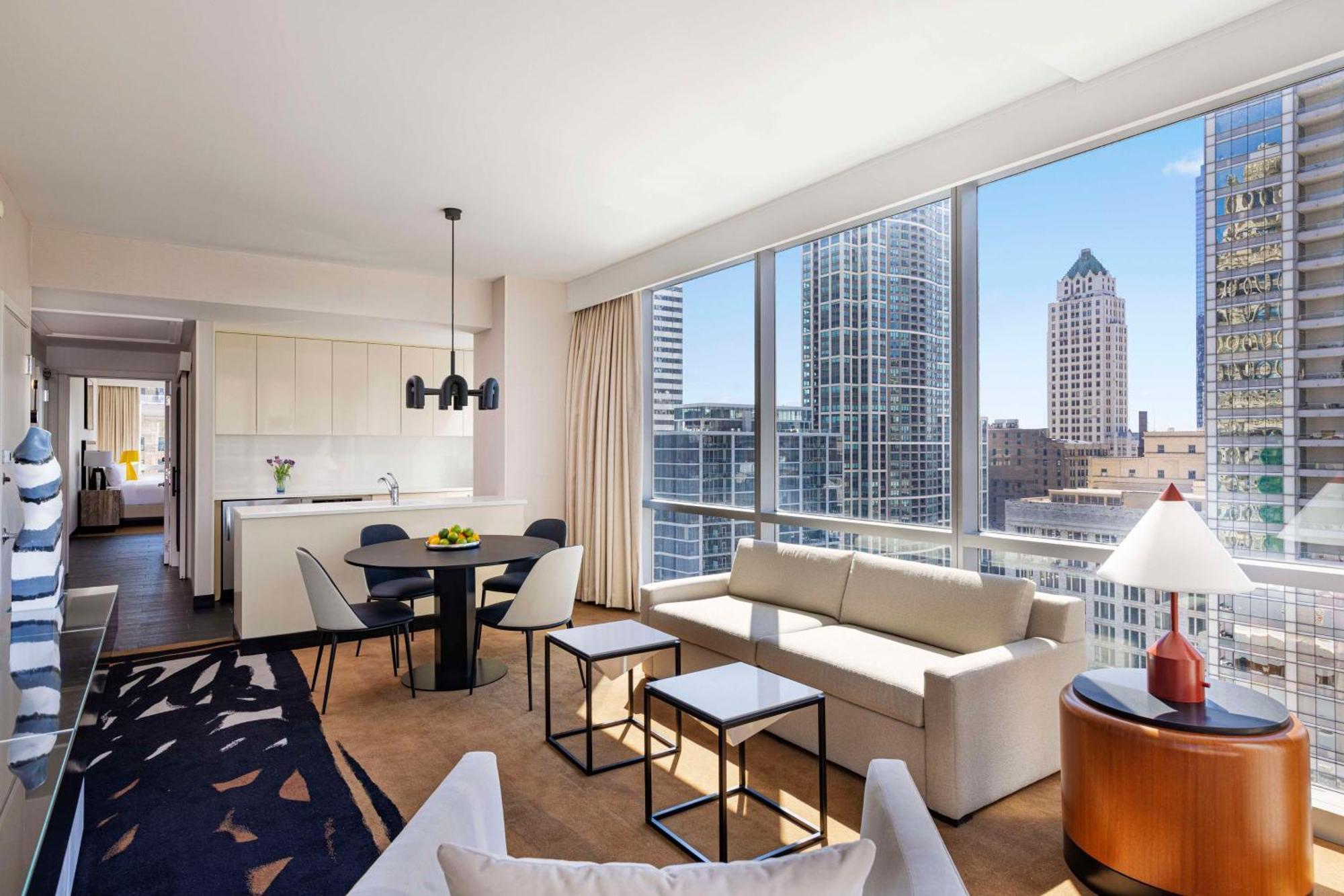 Thewit Chicago, A Hilton Chicago
