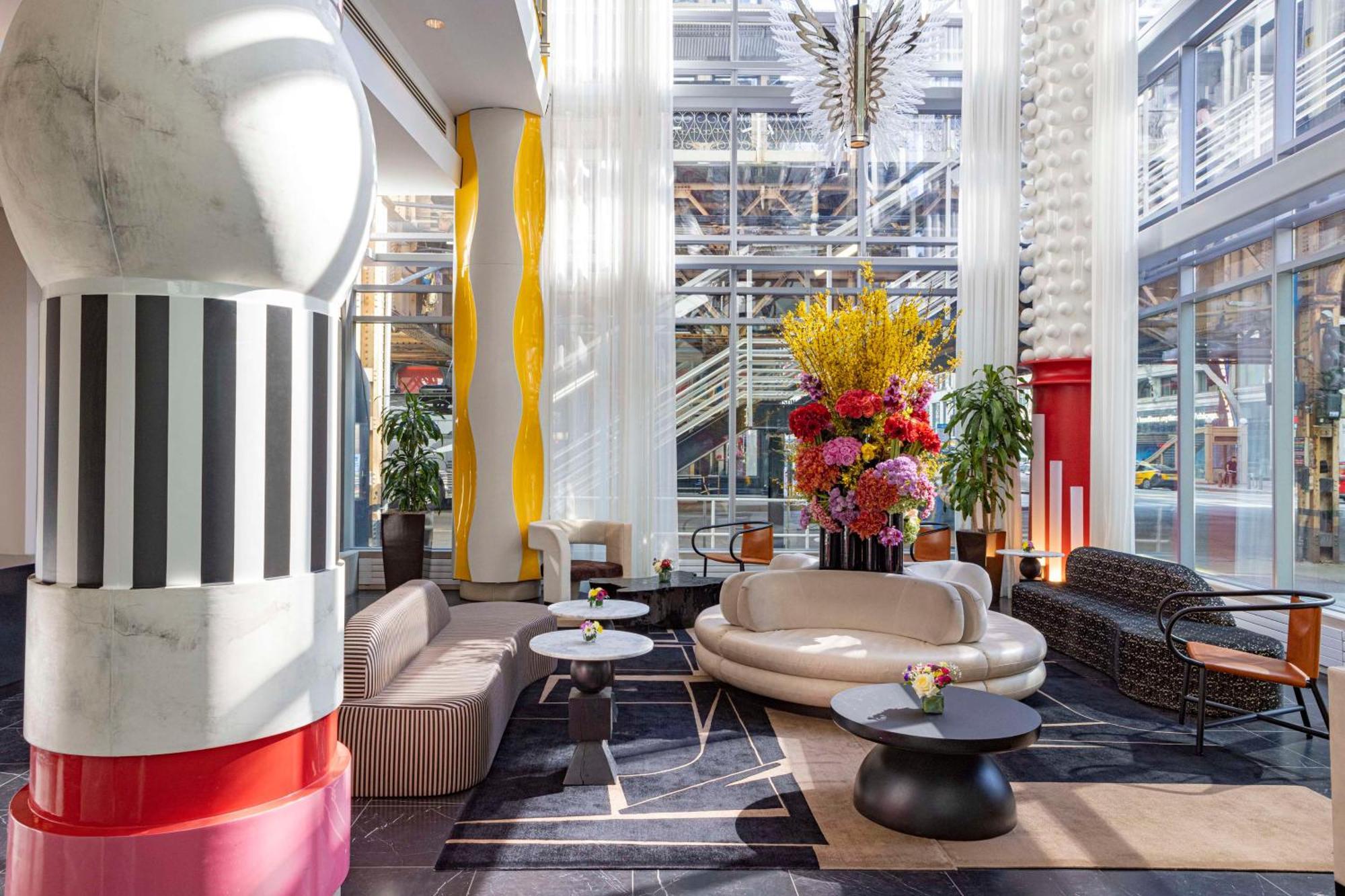 Thewit Chicago, A Hilton 4* Chicago