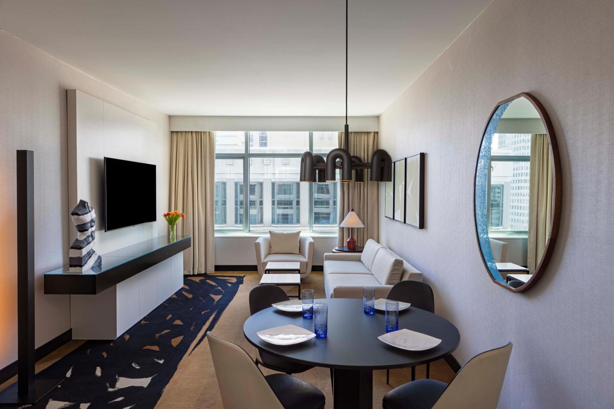 Hotel Thewit Chicago, A Hilton 4*